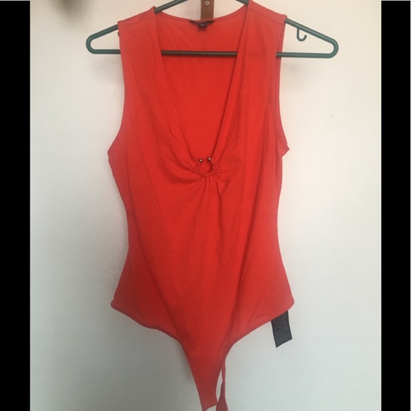 Guess catrina red bodysuit small - Picture 2 of 2